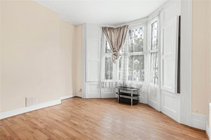 1 Bedroom Maisonette To Rent In Evering Road, London, N16