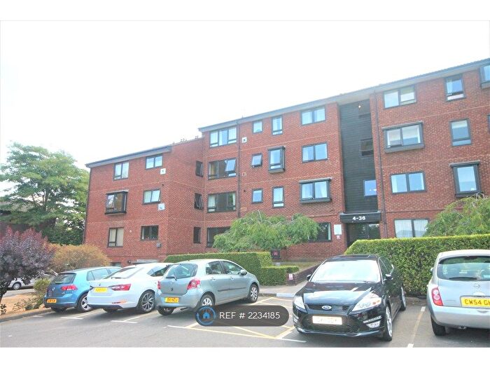 2 Bedroom Flat To Rent In Whitehaven Close, Bromley, BR2