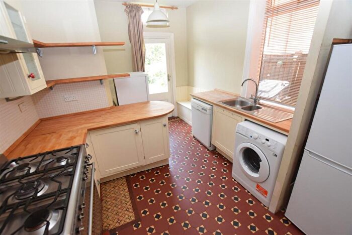 4 Bedroom Semi-Detached House To Rent In Statham Street, Derby, Derbyshire, DE22