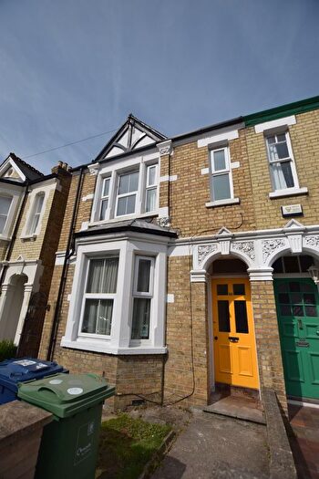 5 Bedroom Semi Detached House To Rent In Southfield Road, Oxford, OX4