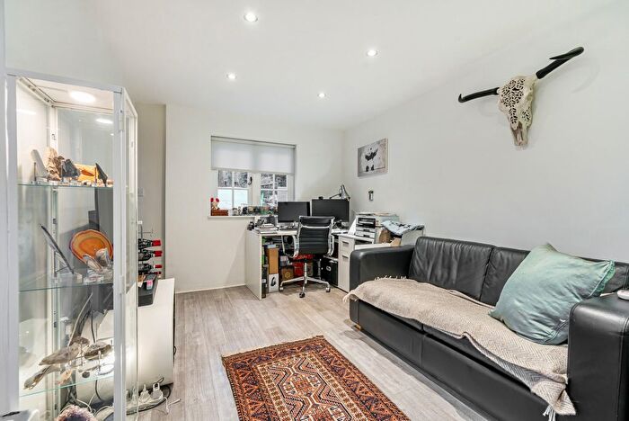 3 Bedroom End Of Terrace House For Sale In Hill Cottages, Milley Lane, Hare Hatch, Berkshire, RG10