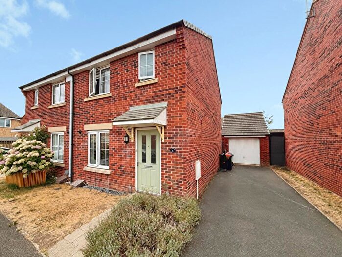 3 Bedroom Semi Detached House To Rent In Chaser Way, NN4