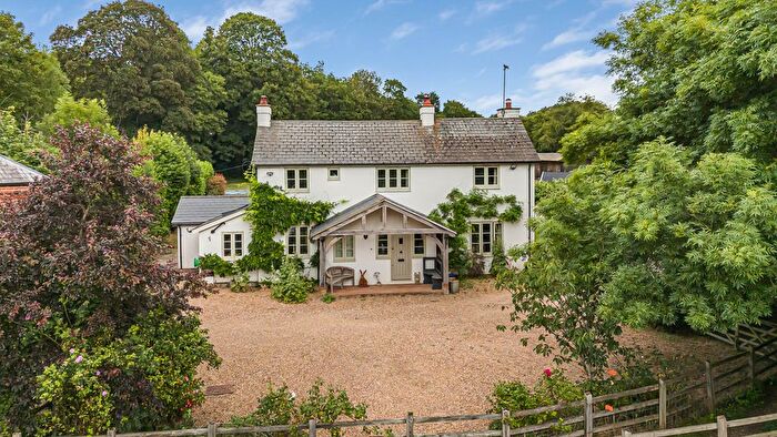 5 Bedroom Detached House For Sale In Pipers Lane, Harpenden, AL5