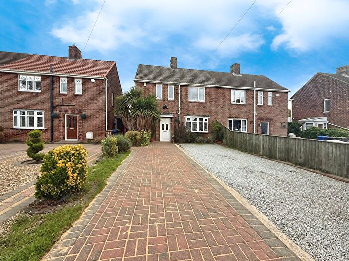3 Bedroom Semi-Detached House For Sale In Laceby Road, Grimsby, Lincolnshire, DN34
