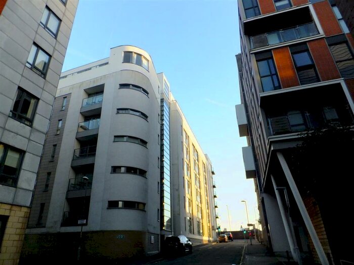 2 Bedroom Flat To Rent In Red Building, Ludgate Hill, Manchester, M4