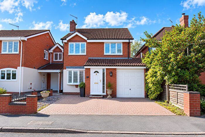 3 Bedroom Detached House For Sale In Kingswinford, Cot Lane, DY6
