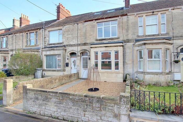 4 Bedroom Terraced House To Rent In Bradley Road, BA14
