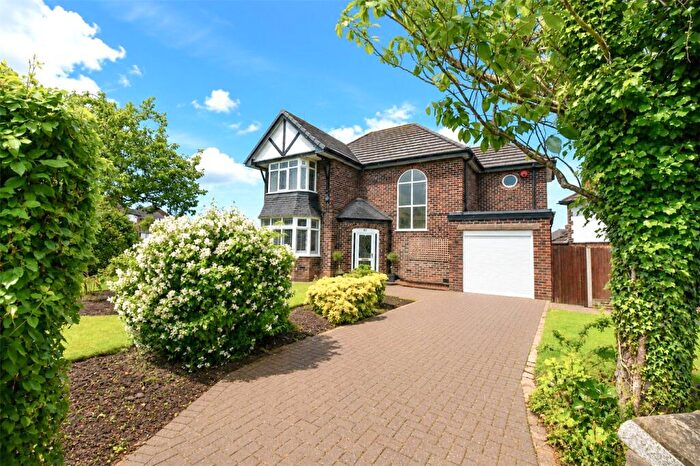 3 Bedroom Detached House For Sale In Dingwall Drive, Greasby, Wirral, CH49