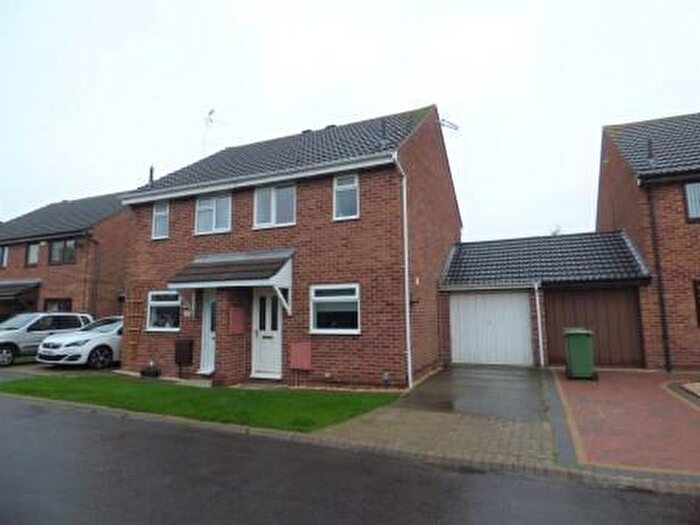 2 Bedroom Semi Detached House To Rent In Hembury Close, Hardwicke, GL2