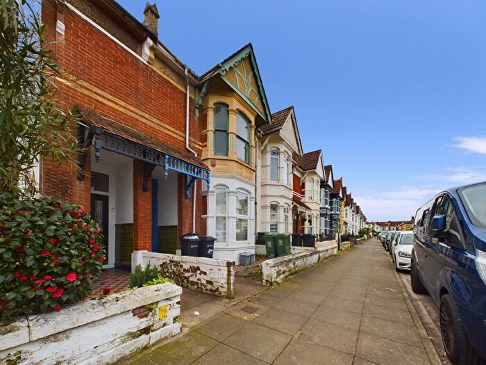 1 Bedroom Flat To Rent In Shadwell Road, North End, PO2