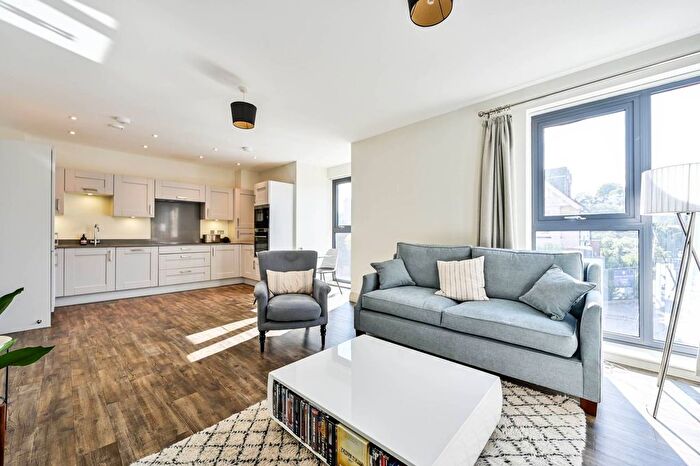 2 Bedroom Flat For Sale In Queens Place, Guildford, Surrey, GU2