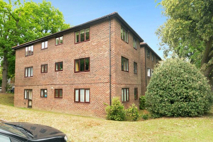 1 Bedroom Apartment To Rent In Heathside Road, Woking, GU22