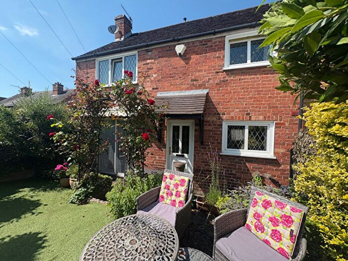 2 Bedroom Cottage For Sale In Malbons Yard, Ashbourne, DE6