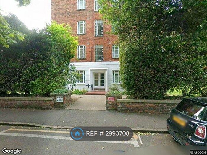 Studio To Rent In Langham Court, London, SW20