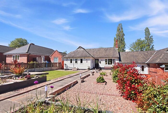 2 Bedroom Semi-Detached Bungalow For Sale In Private Drive, Hollingwood, Chesterfield, S43