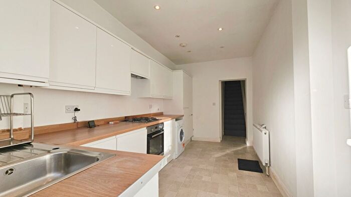 2 Bedroom Flat To Rent In Banstead Road, Carshalton Beeches, Carshalton, SM5