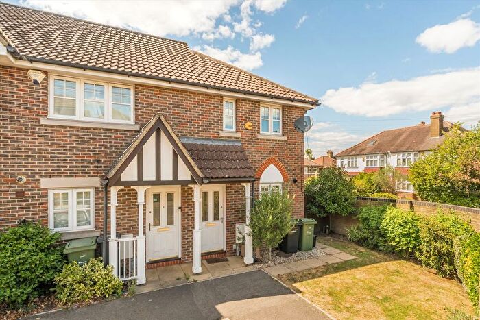 2 Bedroom Property For Sale In Fawcett Close, Streatham, SW16