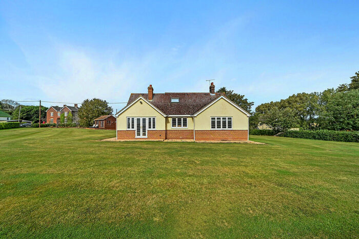 5 Bedroom Chalet For Sale In Blackmore End, Braintree, CM7