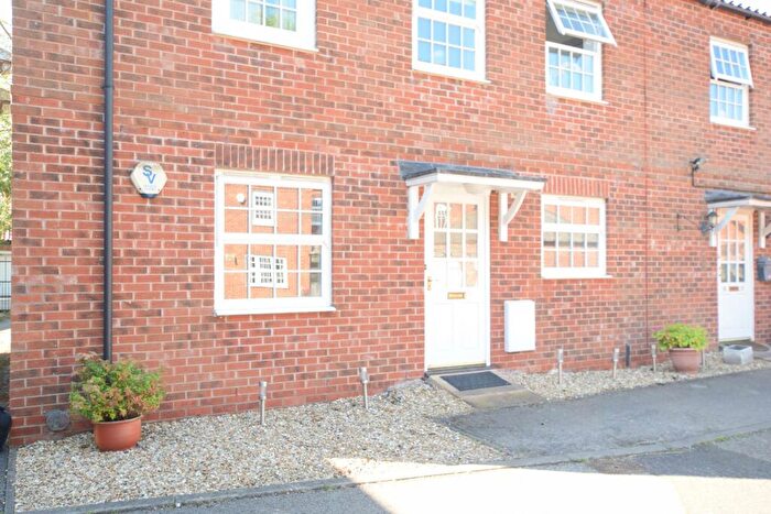 1 Bedroom Apartment To Rent In Brumby Hall Gardens, Scunthorpe, DN17
