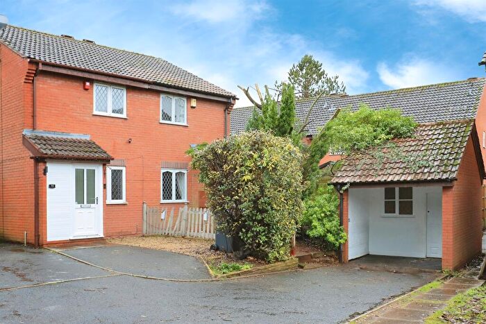 2 Bedroom Semi Detached House For Sale In Whinchat Grove, Kidderminster, DY10