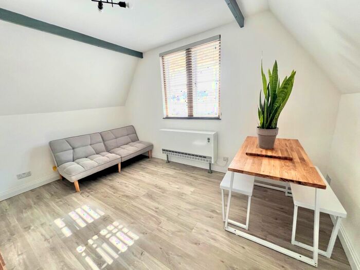 1 Bedroom Apartment To Rent In Medina Villas, Hove, BN3