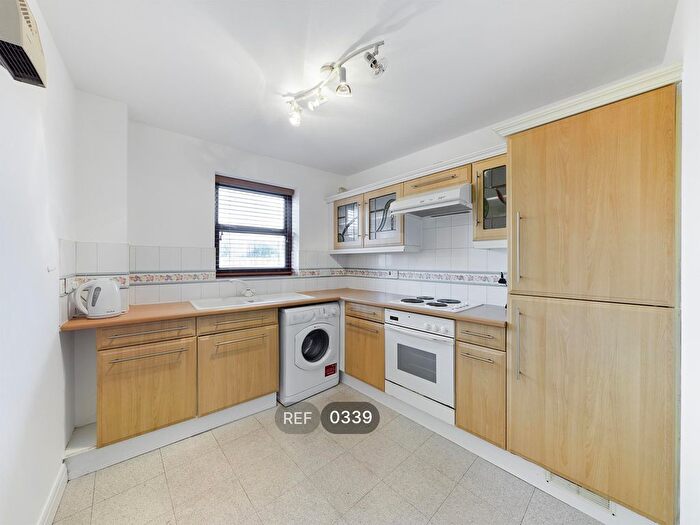 1 Bedroom Flat To Rent In Grammar School Yard, Fish Street, HU1