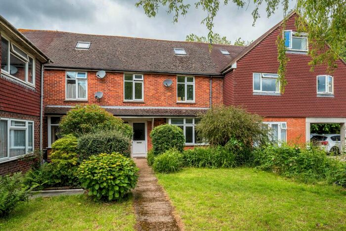 1 Bedroom Flat To Rent In Chalfont, Compton Terrace, Hailsham, BN27