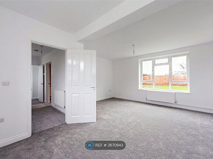 3 Bedroom Terraced House To Rent In Beavers Crescent, Hounslow, TW4