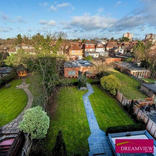 3 Bedroom Flat To Rent In Highview House Queens Road, Hendon, NW4