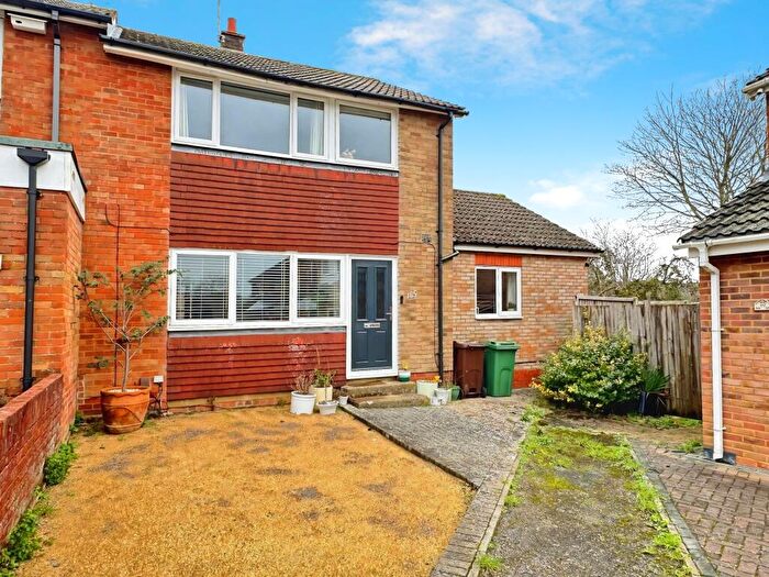 3 Bedroom End Of Terrace House For Sale In Western Way, South Ham, Basingstoke, RG22