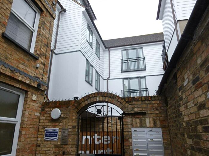 1 Bedroom Flat To Rent In Flat Lantern Court, High Street, Ely, CB7