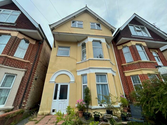 2 Bedroom Flat To Rent In Grosvenor Gardens, BH1