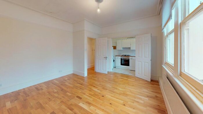 2 Bedroom Flat To Rent In Burstock Road, London, SW15