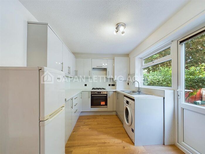 2 Bedroom End Of Terrace House To Rent In Beeton Close, Pinner, HA5