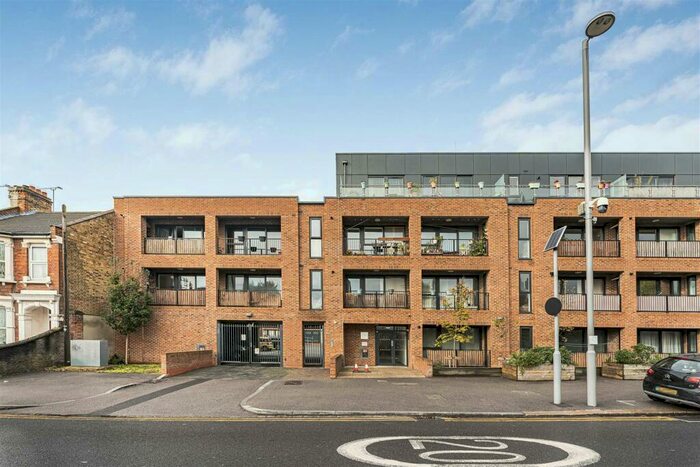 2 Bedroom Apartment To Rent In Bank Court, Shernhall Street, Walthamstow, London, E17