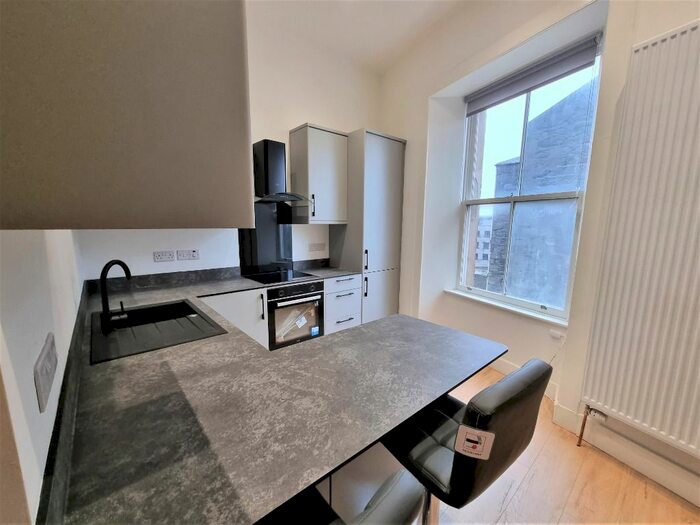 2 Bedroom Flat To Rent In Chapel Court, City Centre, Aberdeen, AB11