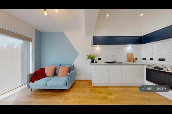 1 Bedroom Flat To Rent In Monthermer Road, Cardiff, CF24