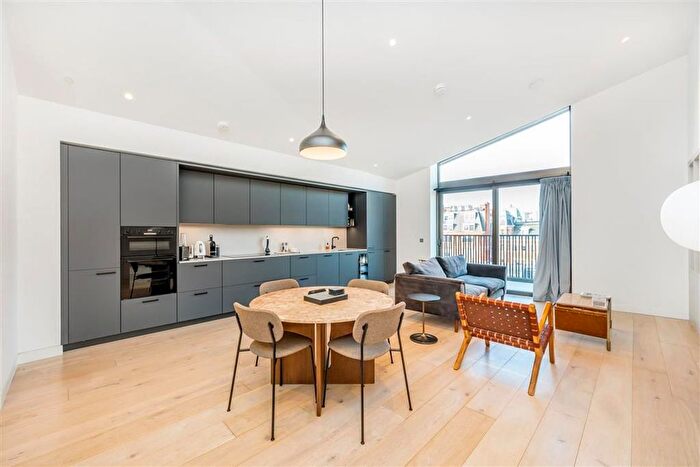 2 Bedroom Flat To Rent In Ganton Street, Fitzrovia Amp; Covent Garden, W1F