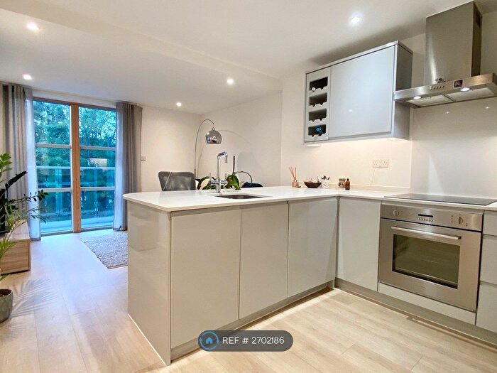 Studio To Rent In Chesham Road, Amersham, HP6