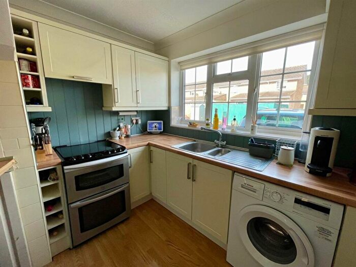 3 Bedroom Terraced House For Sale In Heather Close, Throop, Bournemouth, BH8