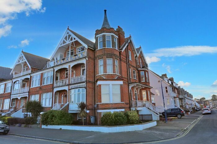 2 Bedroom Flat To Rent In Sea Road, Felixstowe, IP11