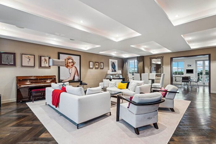 3 Bedroom Flat To Rent In Lennox Gardens, London, SW1X