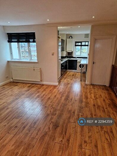 2 Bedroom Flat To Rent In Southbury Road, Enfield, EN1
