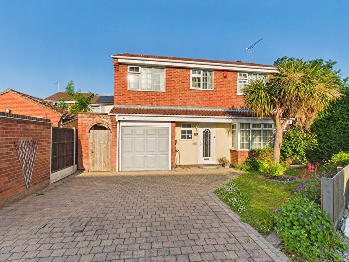 4 Bedroom Detached House For Sale In Grosvenor Close, Glen Parva, LE2