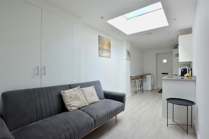 1 Bedroom Semi-Detached House To Rent In Westhorne Avenue, London, SE9