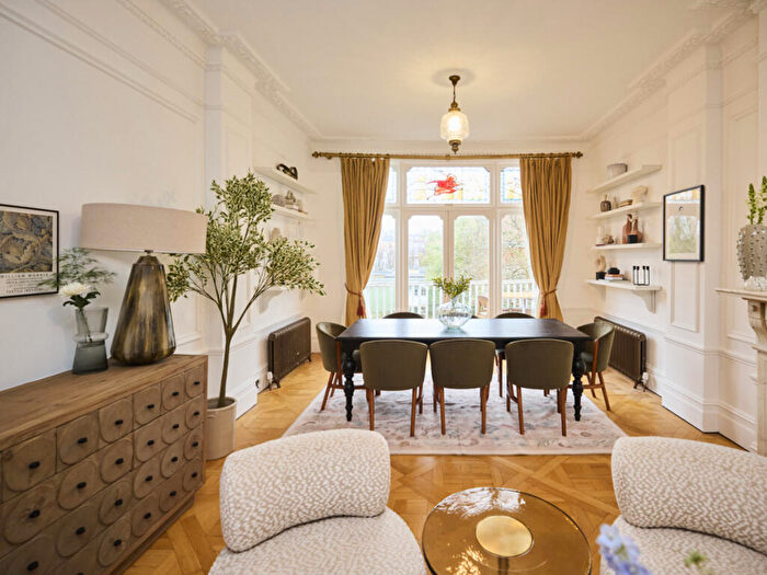 5 Bedroom Terraced House For Sale In Rosebery Road, London, N10
