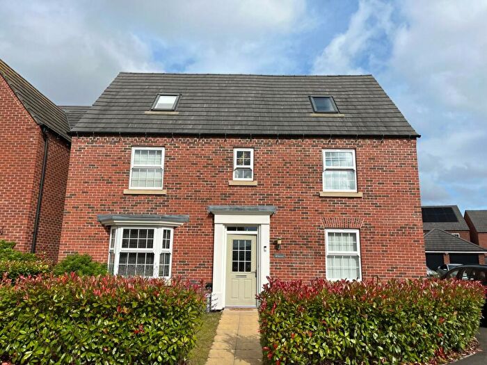 6 Bedroom Detached House To Rent In Adams Close, Warwick, CV34