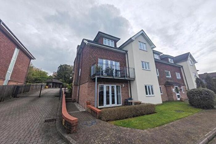 2 Bedroom Flat To Rent In The Old Orchard, Etchingham, TN19