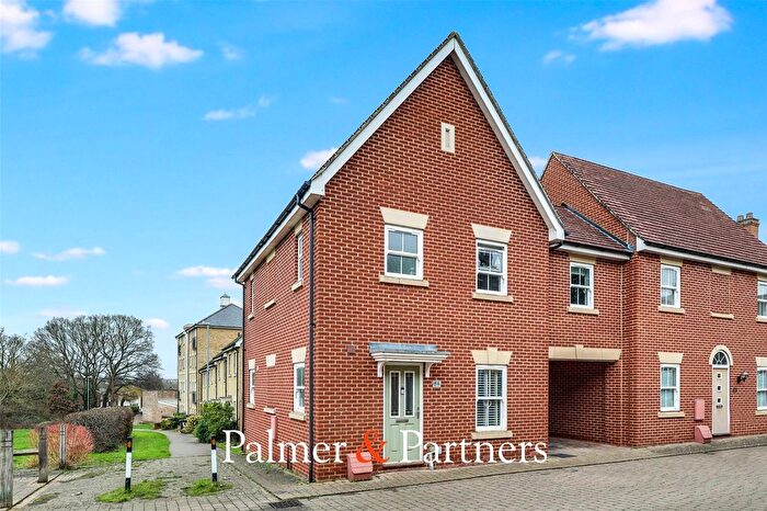4 Bedroom Link Detached House For Sale In Chelwater, Great Baddow, Chelmsford, Essex, CM2