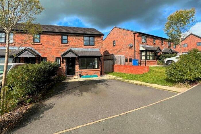 3 Bedroom Property To Rent In Green Croft Close, Manchester, M46